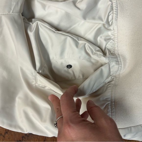 Hollister satin Cream Bomber Jacket - Picture 6 of 7